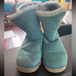 UGG Australia Bailey button teal women's size 8